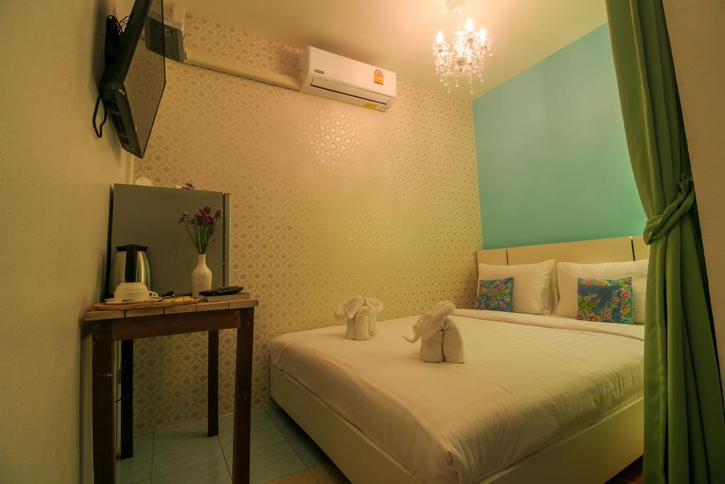 Frog House Bed & Breakfast (Adults Only) Patong Exterior foto